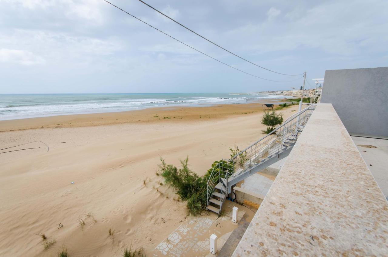 Arisa -Terrazza Privata 60 Mq Sulla Spiaggia Donnalucata  Bagian luar foto